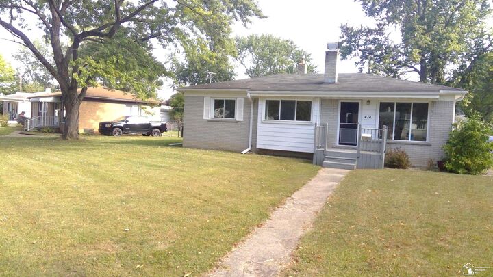 Property Photo:  414 Theodore Drive  MI 48162 