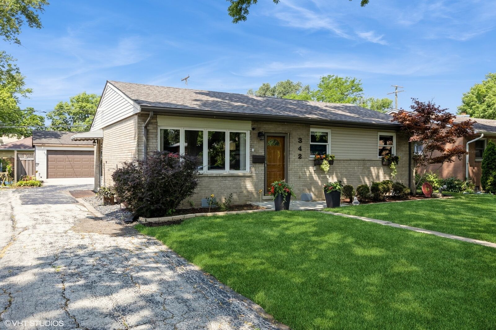 Property Photo: 342 Newberry Avenue IL 60526