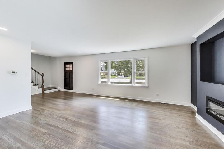 Property Photo:  6 S Donald Avenue  IL 60004 