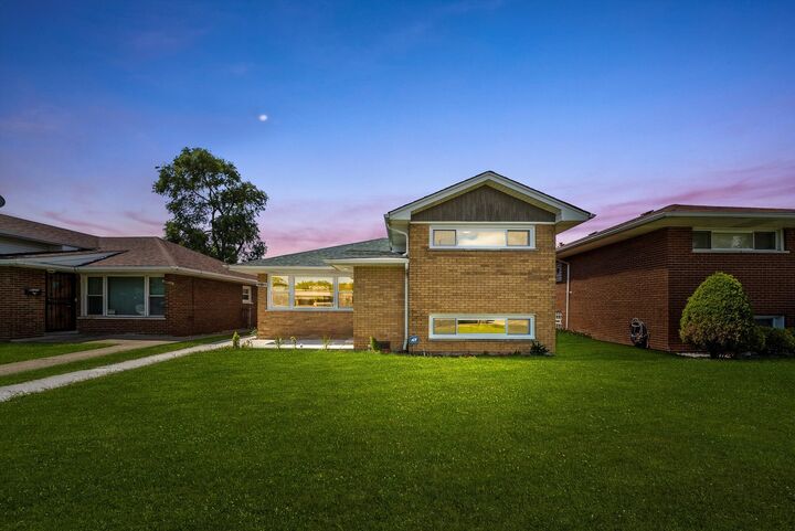 Property Photo: 12130 S Racine Avenue IL 60643