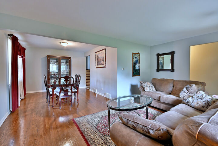 Property Photo:  565 S Lyman Avenue  IL 60016 