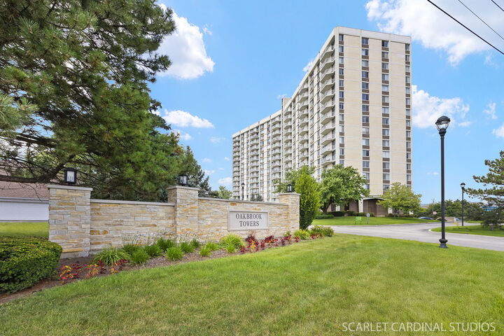 40 N Tower Road 11E  Oak Brook IL 60523 photo