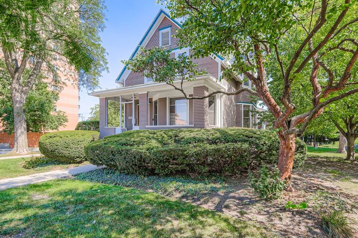 105 S Vail Avenue  Arlington Heights IL 60005 photo