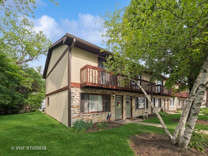 422 Lincoln Avenue A  Fox River Grove IL 60021 photo