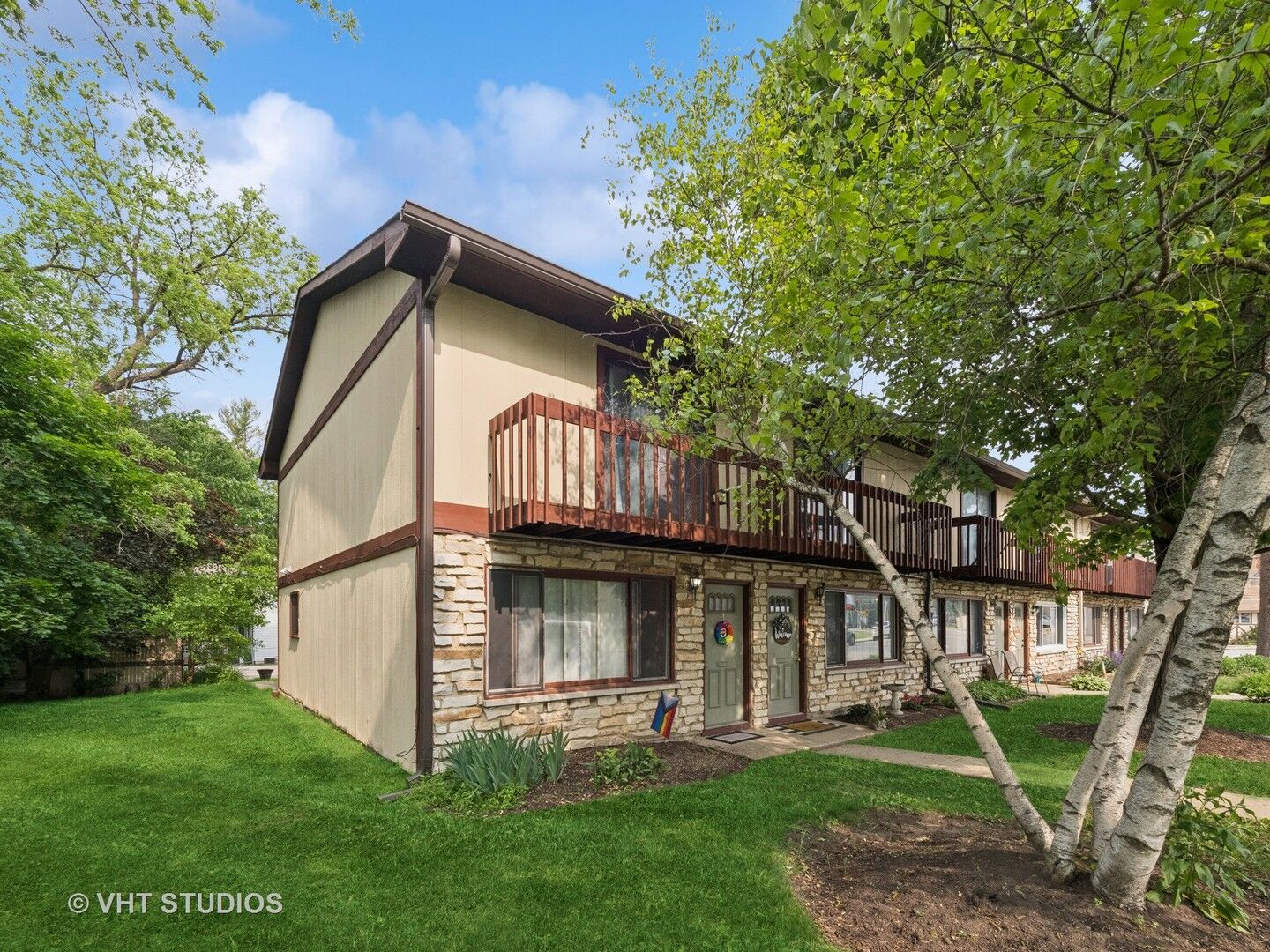 Property Photo: 422 Lincoln Avenue A IL 60021