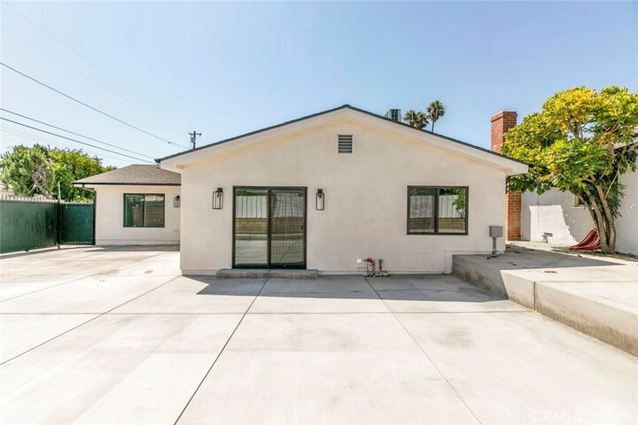 Property Photo:  10446 Woodley Avenue  CA 91344 