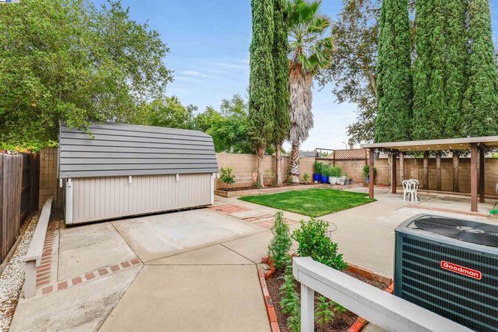 Property Photo: 7600 Antelope Hills Dr CA 95843