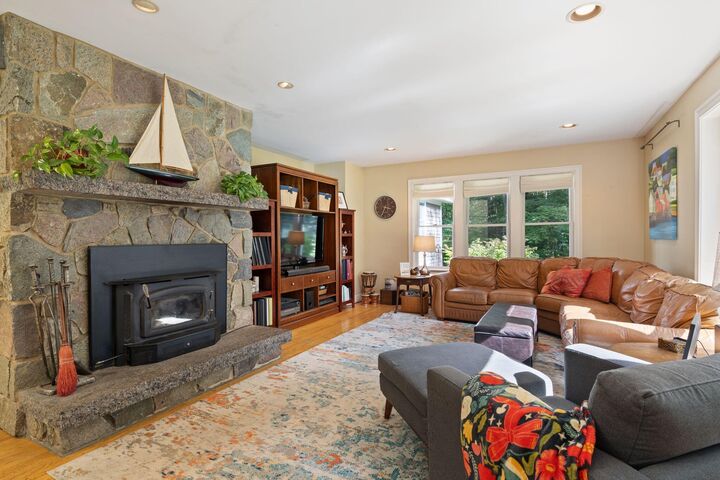 Property Photo:  39 White Oak Lane  ME 04002 