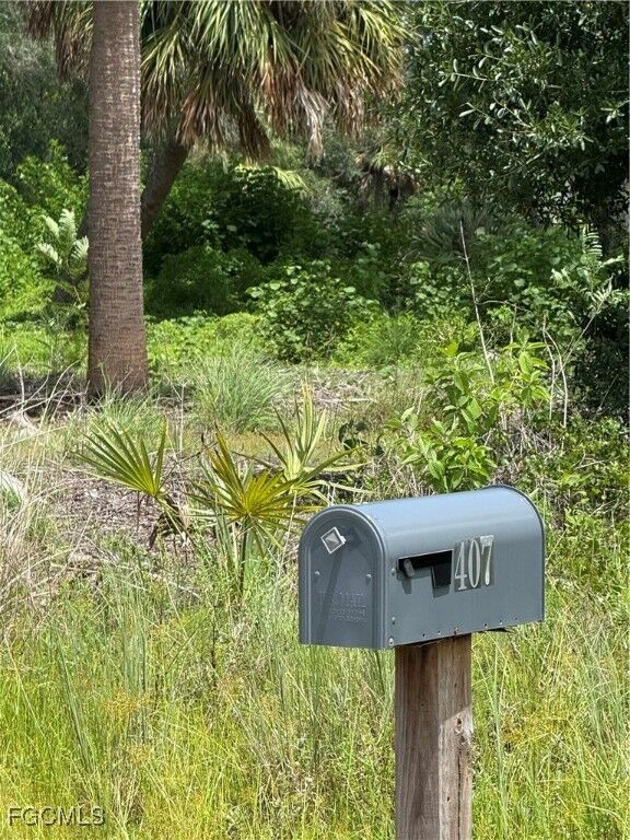 Property Photo: 408 Macarthur Drive FL 33954