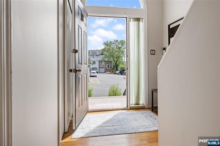 Property Photo:  18 Louisburg Square 18  NJ 07044