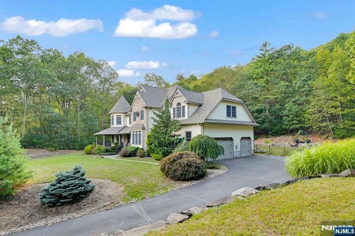 Property Photo:  47 Christine Court  NJ 07480 