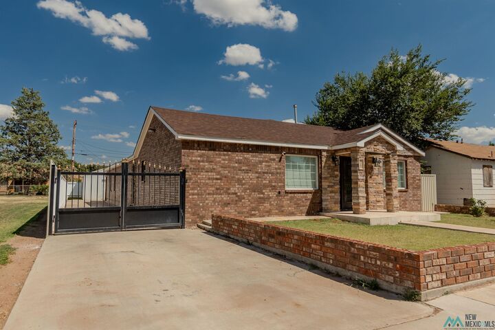 Property Photo: 517 West Street NM 88101