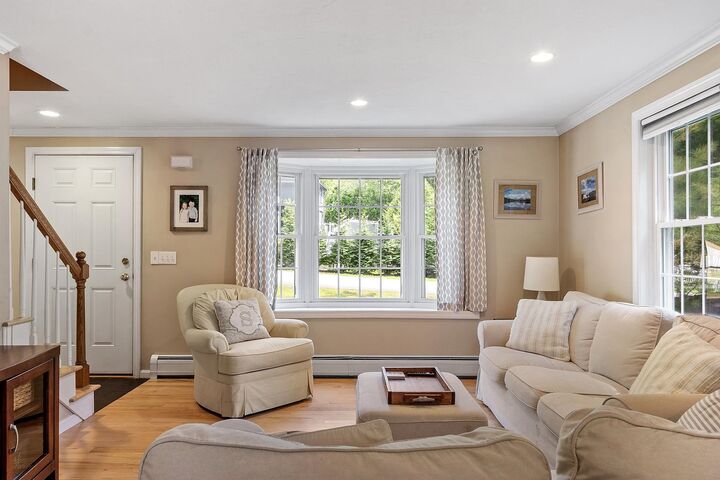 Property Photo: 33 Dorothy Drive NH 03042