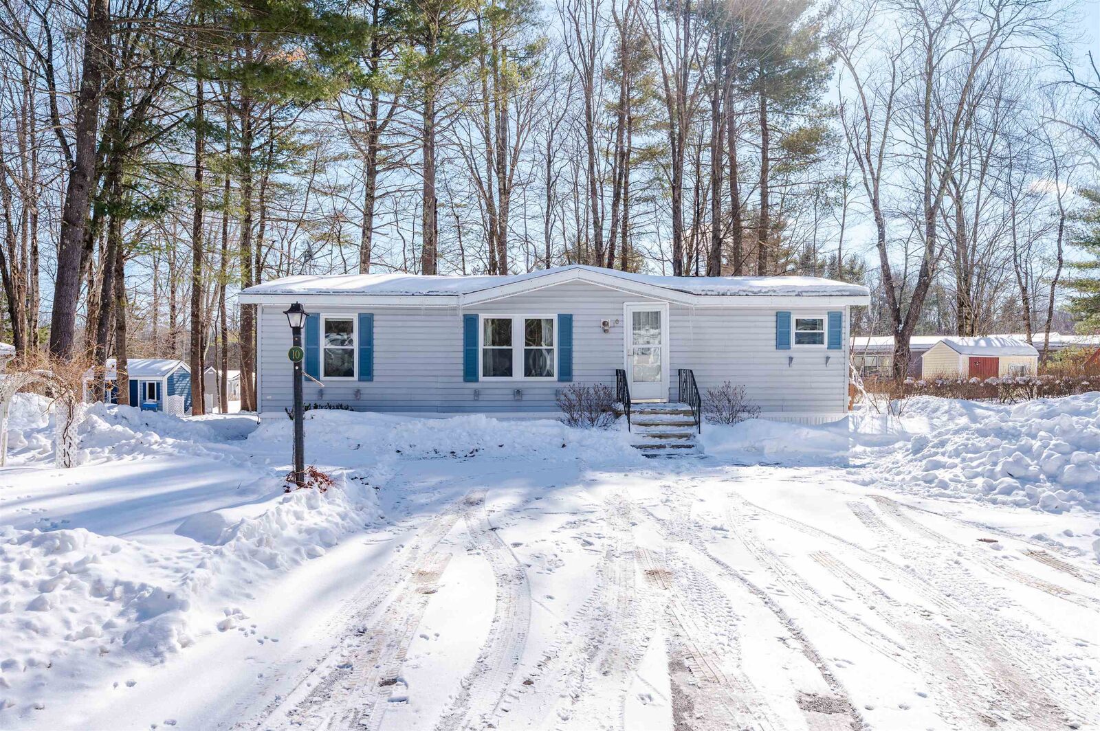 Property Photo:  10 York Court  NH 03868 