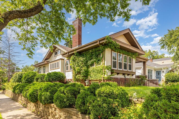 5052 Xerxes Avenue S  Minneapolis MN 55410 photo