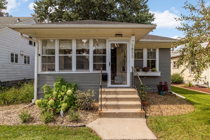 Property Photo:  1095 Cherokee Avenue  MN 55118 