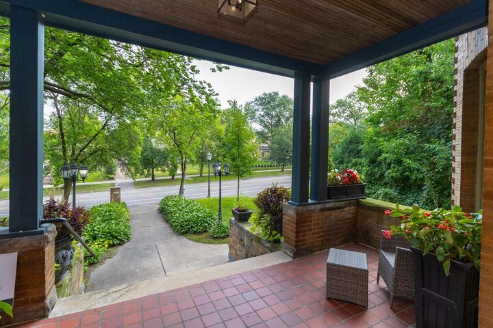 Property Photo: 550 Summit Avenue 102 MN 55102