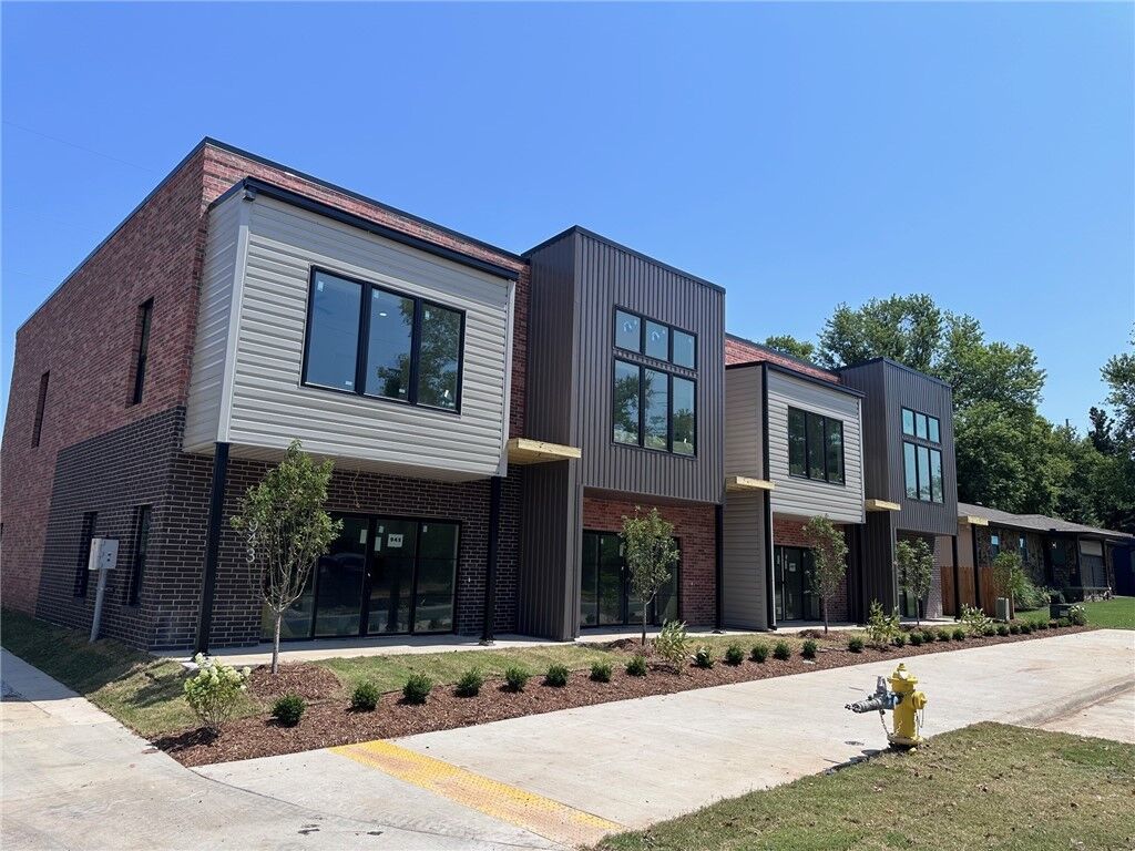 Property Photo: 947 SE 10th Street AR 72712