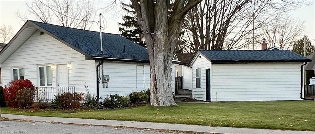 Photo de la propriété:  19-B Creeden Street  ON N3L 2B8 