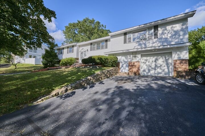 35 Catherine Dr  Peabody MA 01960 photo