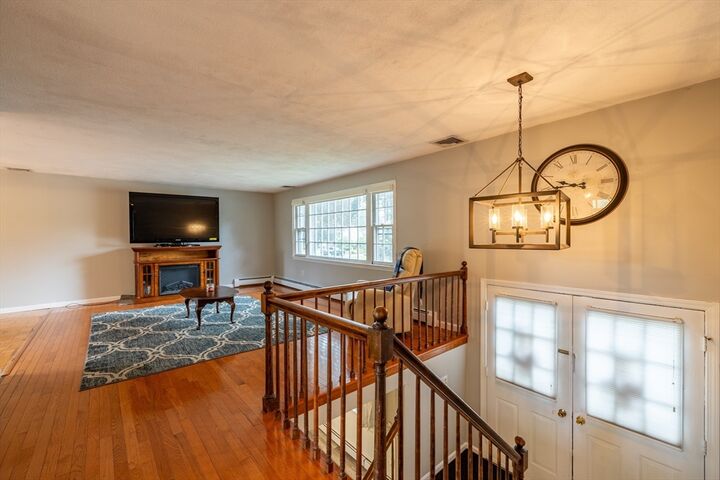 Property Photo:  32 Benton Cir  MA 01867 