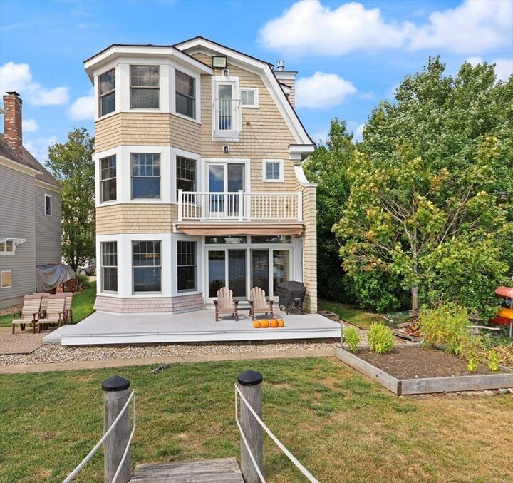 Property Photo:  4 Fosters Pt  MA 01915 