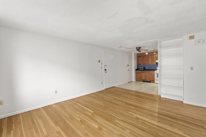 Property Photo: 70 Jamaicaway 16 MA 02130
