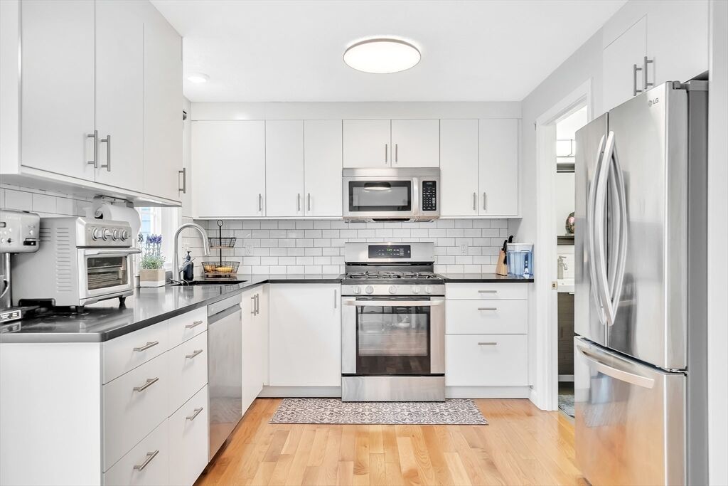 Property Photo:  620 Princeton Blvd 13  MA 01851 
