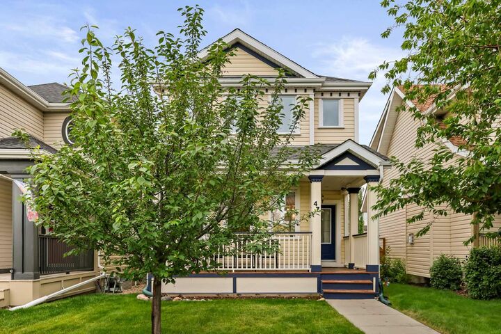 Property Photo:  47 Copperfield Terrace SE  AB T2Z 4V5 