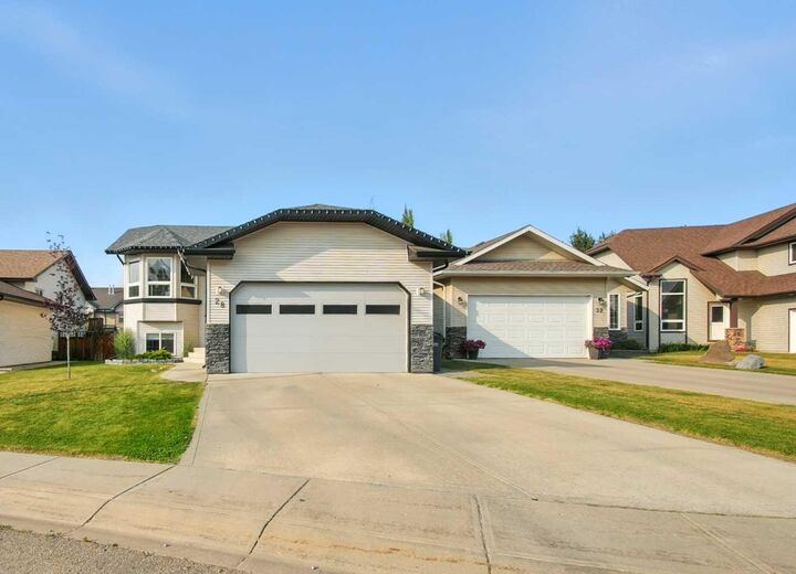 28 Irving Crescent  Red Deer AB T4R 3R9 photo