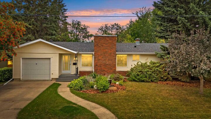 Property Photo: 3732 43A Avenue AB T4N 3G3