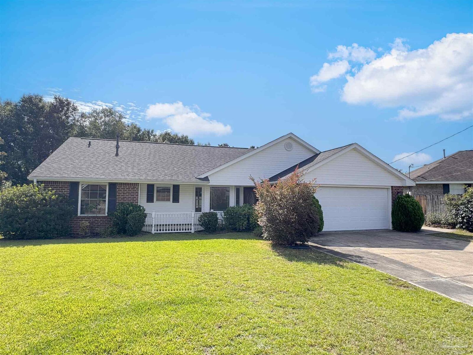 Property Photo: 6791 Cedar Ridge Cir FL 32570