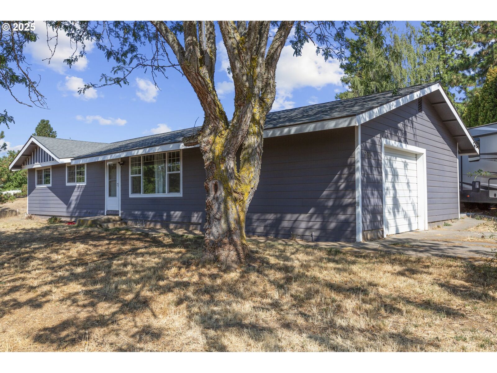 Property Photo: 705 Franklin Ct WA 98620