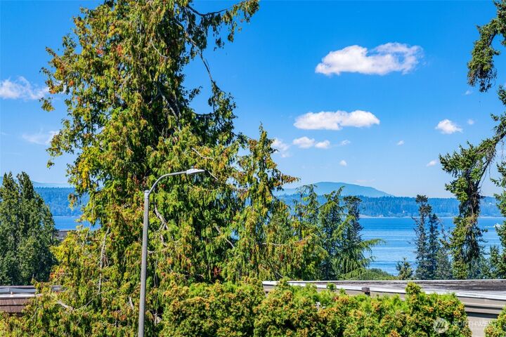 Property Photo: 500 Elm Way 34 WA 98020