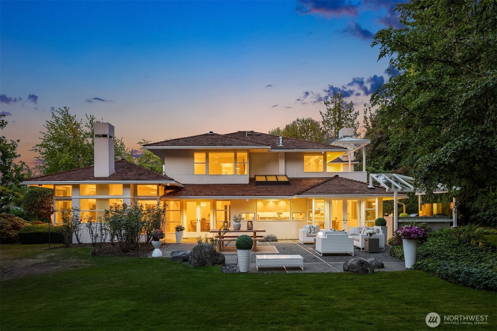 Property Photo:  2609  Evergreen Point Road  WA 98039 