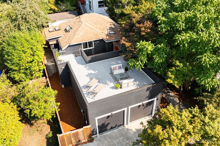 Property Photo:  6008  57th Avenue NE  WA 98115 