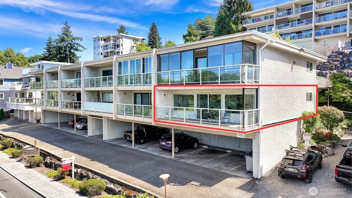 Property Photo:  414  Boulevard 101  WA 98225 