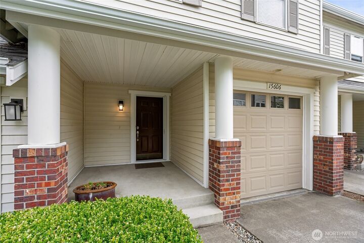 Property Photo: 15606 134th Place NE 18B WA 98072