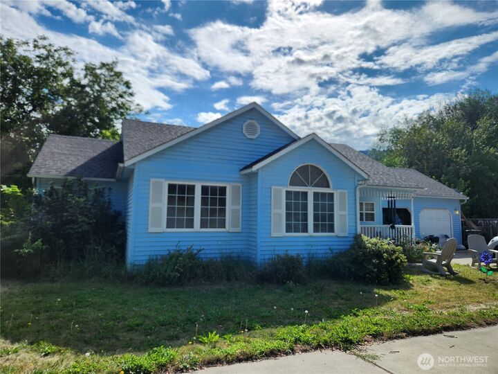 Property Photo:  416  5th Avenue  WA 98844 