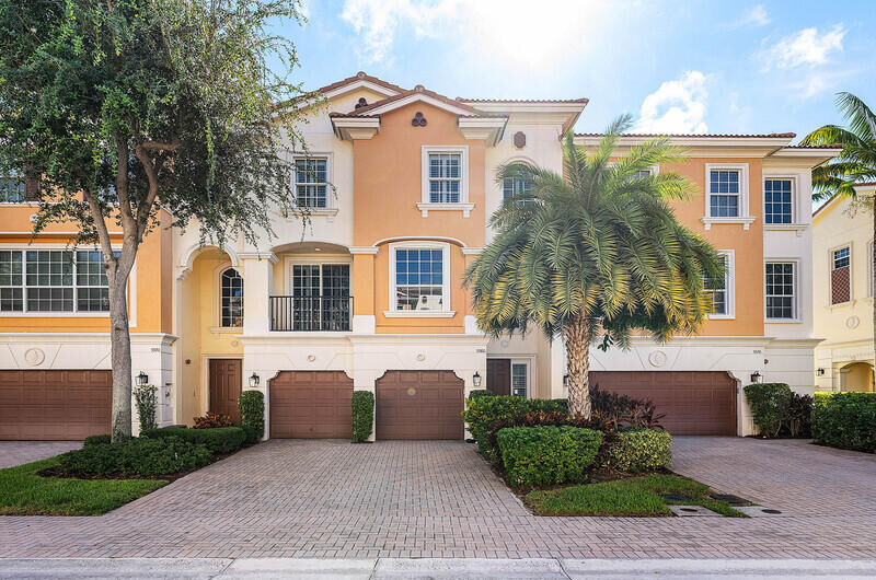 Property Photo:  5580 NE Trieste Way  FL 33487 