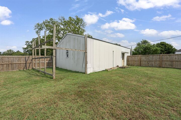 Property Photo: 24321 Louisville Road KY 42160