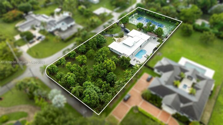Property Photo: 6539 SW 84 Ave FL 33143