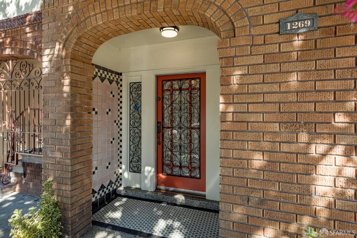 Property Photo: 1269 Hampshire Street CA 94110