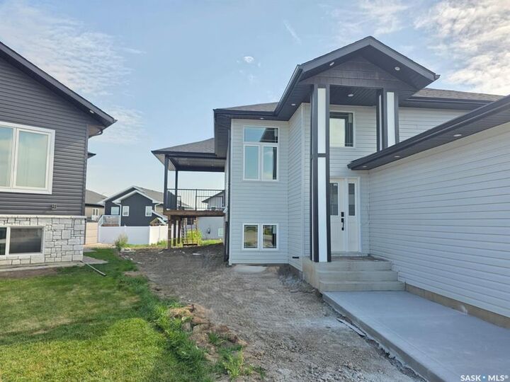 738 Bentley Manor  Saskatoon SK S7L 7N2 photo
