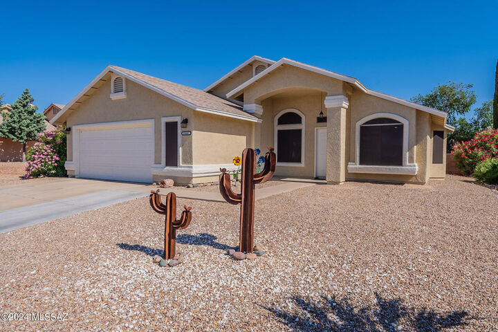 Property Photo: 1568 W Camino Acierto AZ 85629