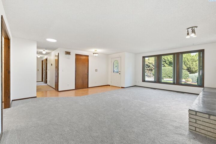 Property Photo: 1216 N Rd 56 WA 99301