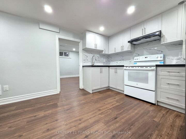 Property Photo: 42 Sancrest Drive ON M1P 4A5