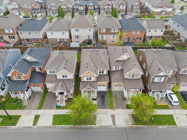 Photo de la propriété: 85 Ludolph Street ON N2R 0J4
