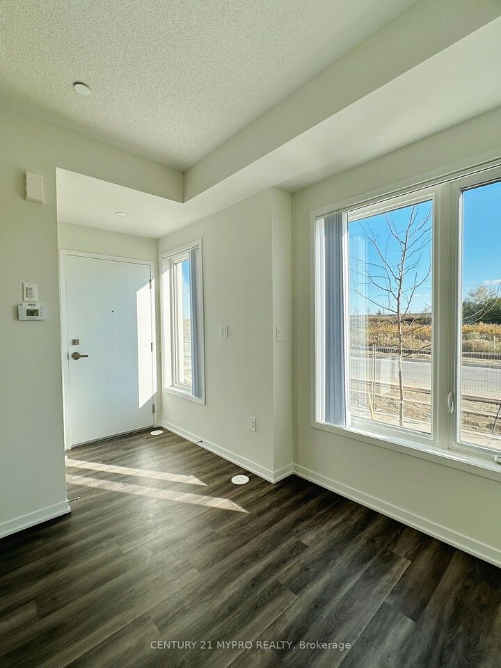 Property Photo:  100 Honeycrisp Crescent Th 329  ON L4K 5Z8 
