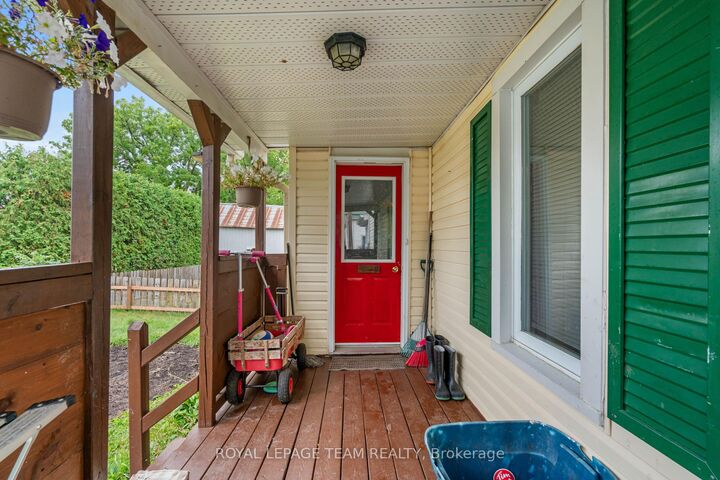 Property Photo:  46 Joseph Street  ON K0C 1H0 